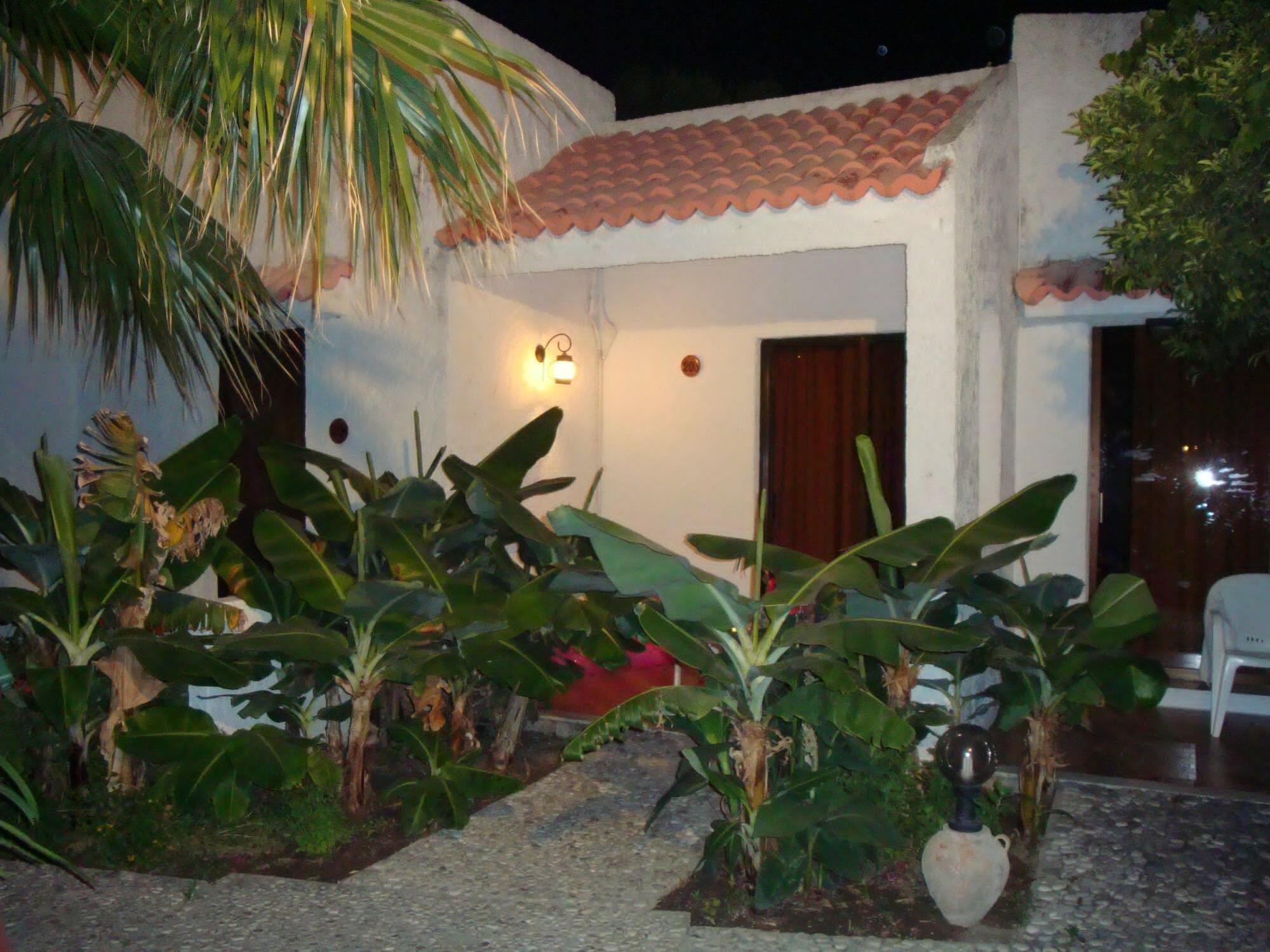 Oasis Hotel Bungalows Rhodes Afando Esterno foto